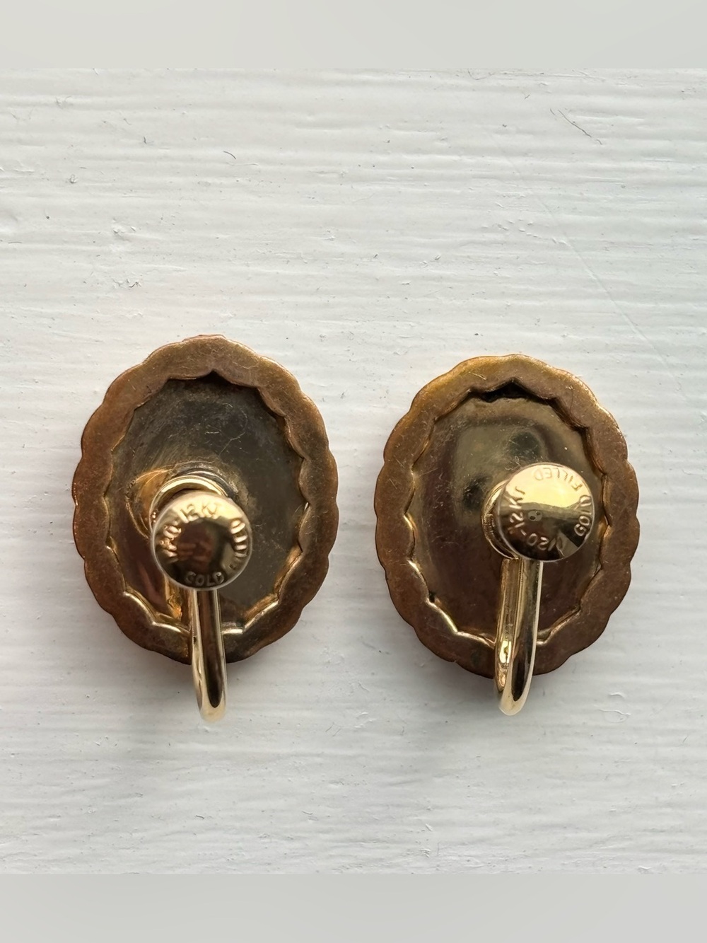 Estate Vintage Gold Filled Cameo Screw Back Earrings - Picture 5 of 6